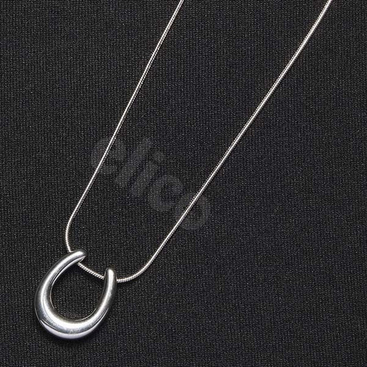 Horseshoe Necklace